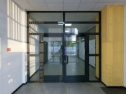 Чем отличается защитное остекление от бронированного?